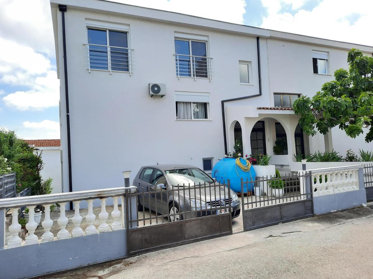 Studio Apartments Jupo Ulcinj Exterior foto