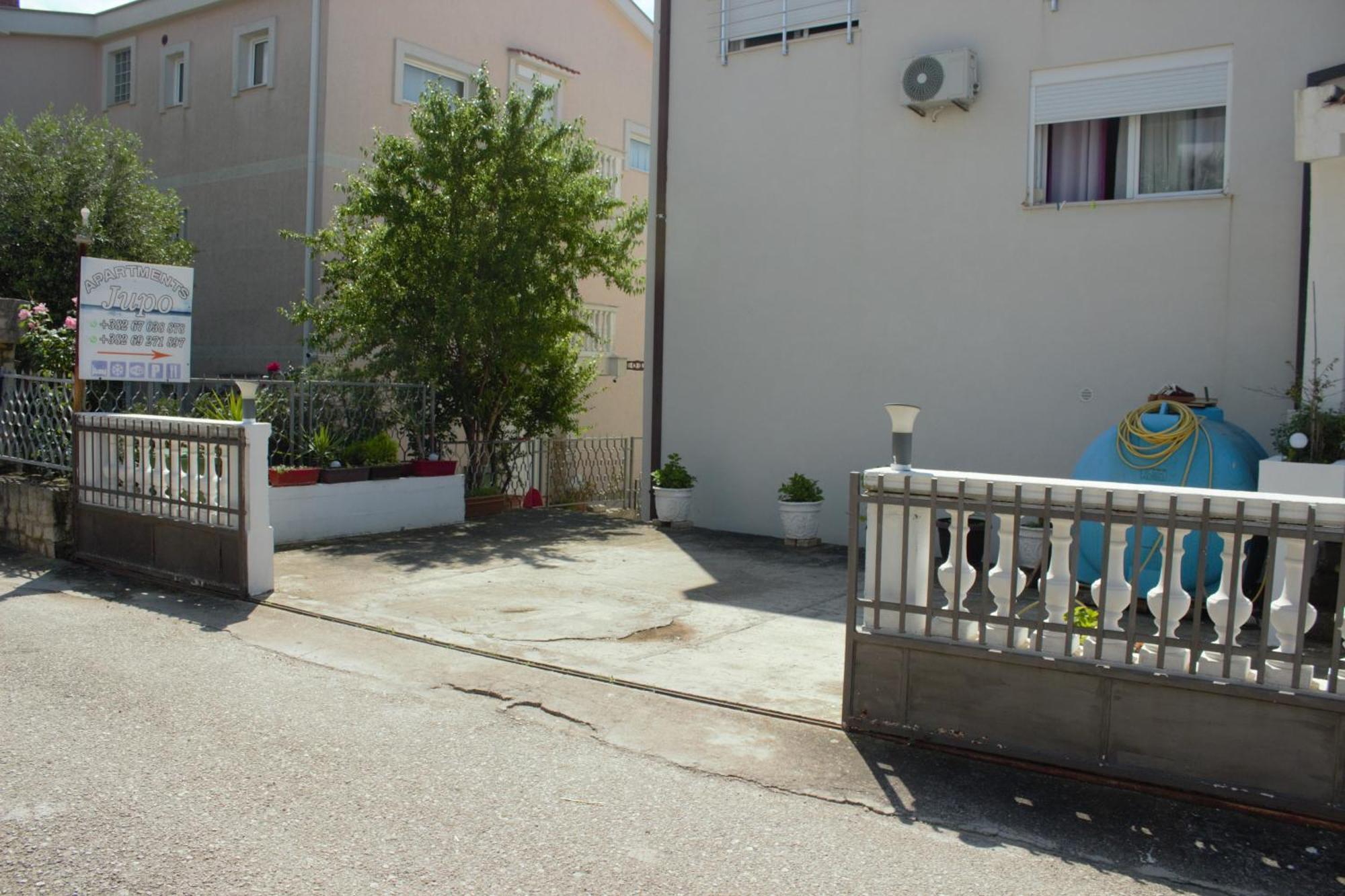 Studio Apartments Jupo Ulcinj Exterior foto